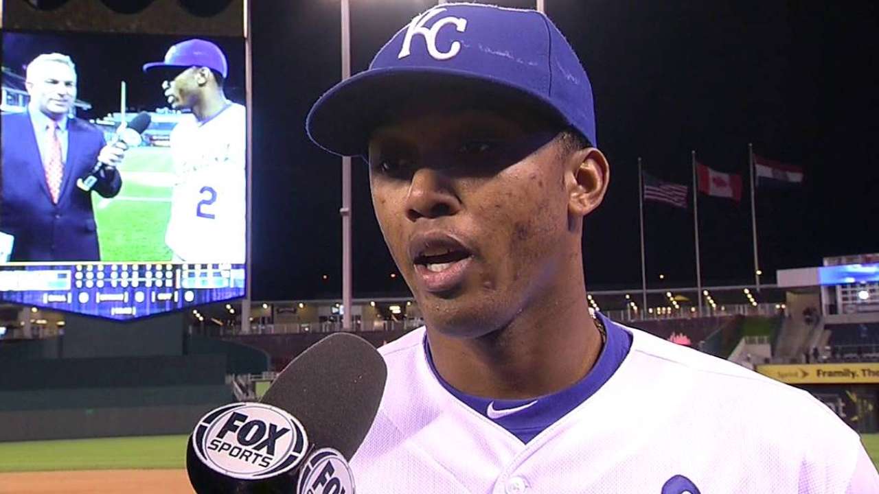 Escobar dio el hit ganador y K.C. aseguró la serie