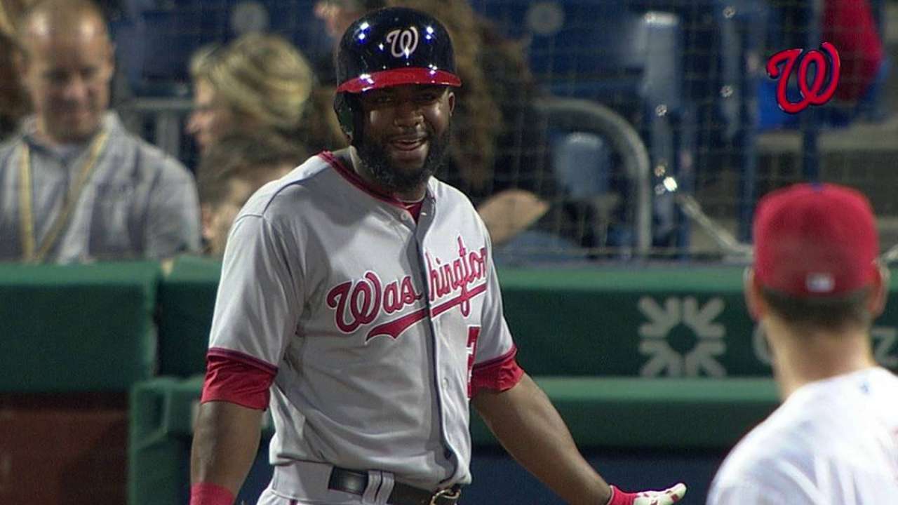 Benches clear after Span, Lee exchange words