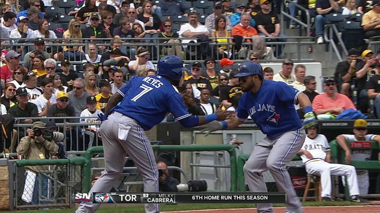 Los Azulejos frenanaron Piratas con buen ataque