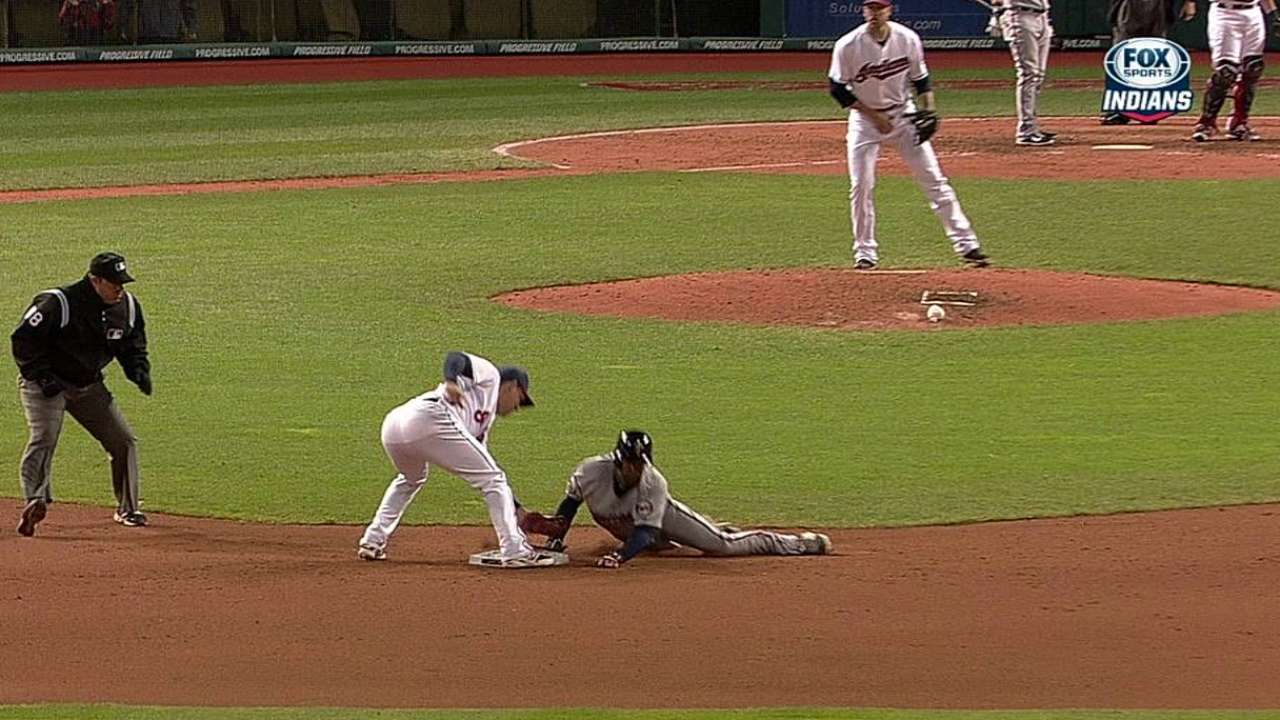 Francona loses challenge in seventh inning