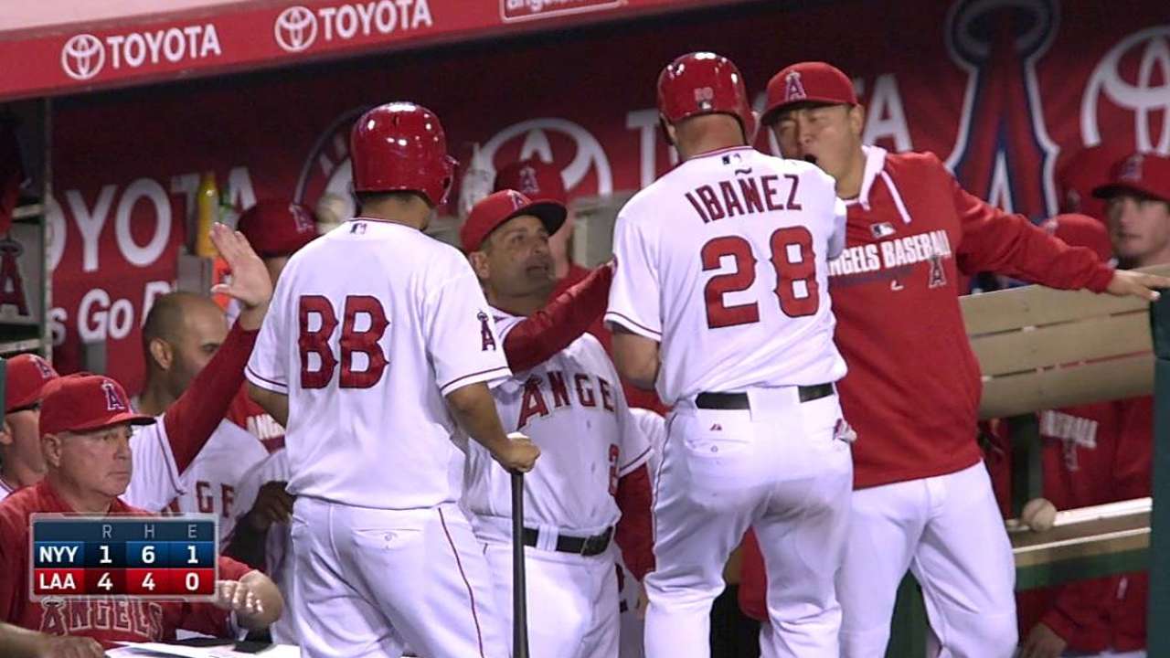 Weaver ayudó a los Angelinos a superar a Yankees