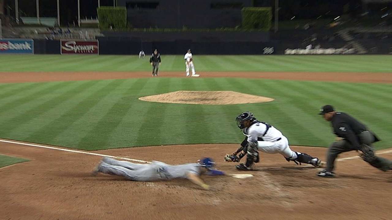 Gordon da triunfo a Reales sobre Padres en la 11ma