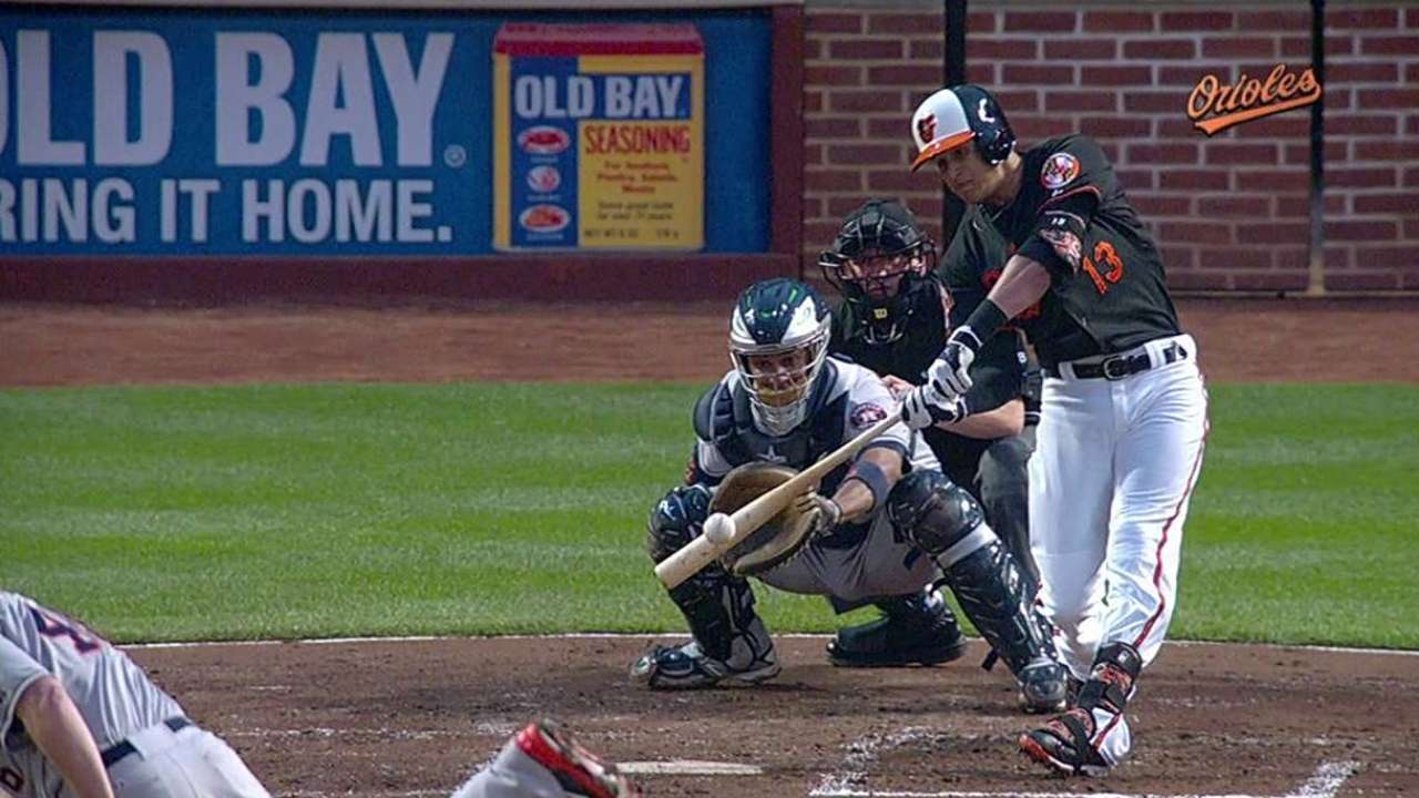 Jonrones de Pearce y Machado dan triunfo a Orioles