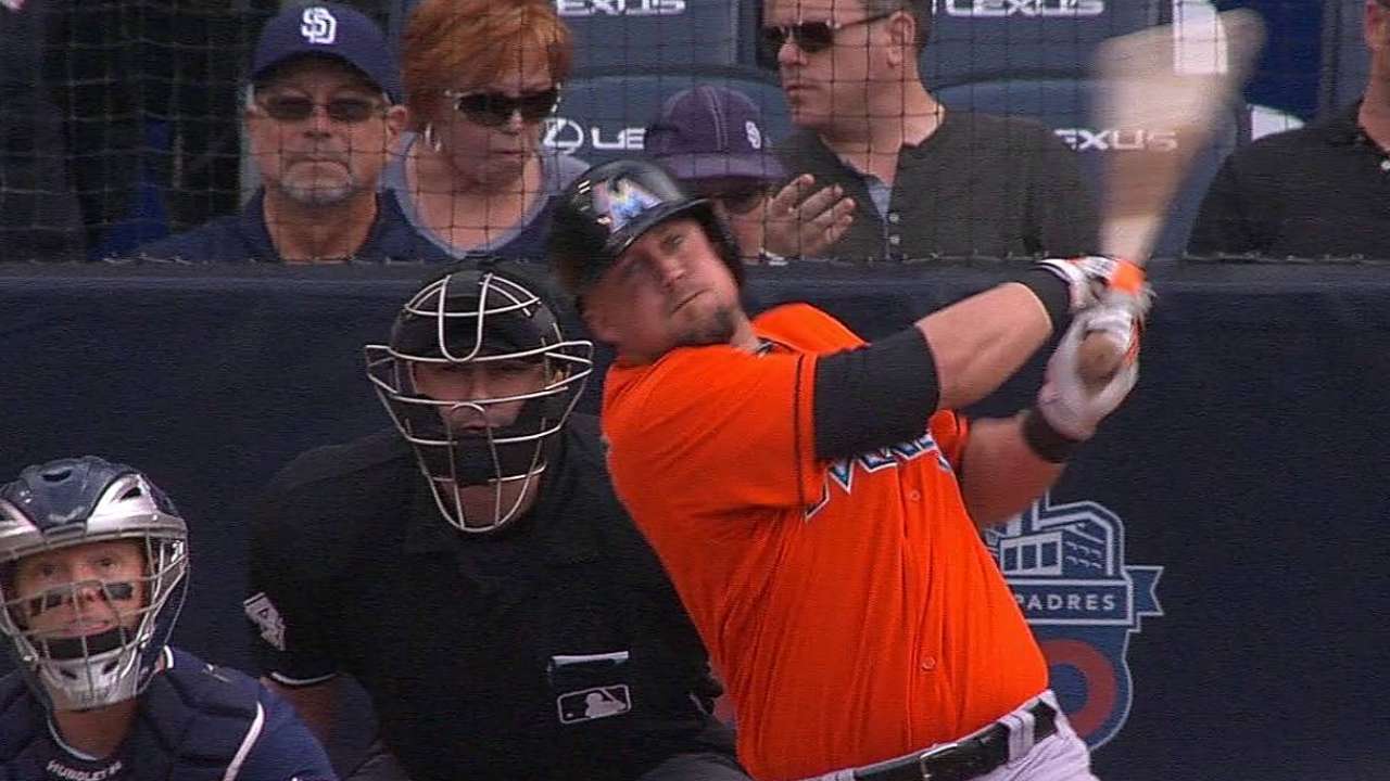 Marmol's sixth-inning stumble costs Marlins