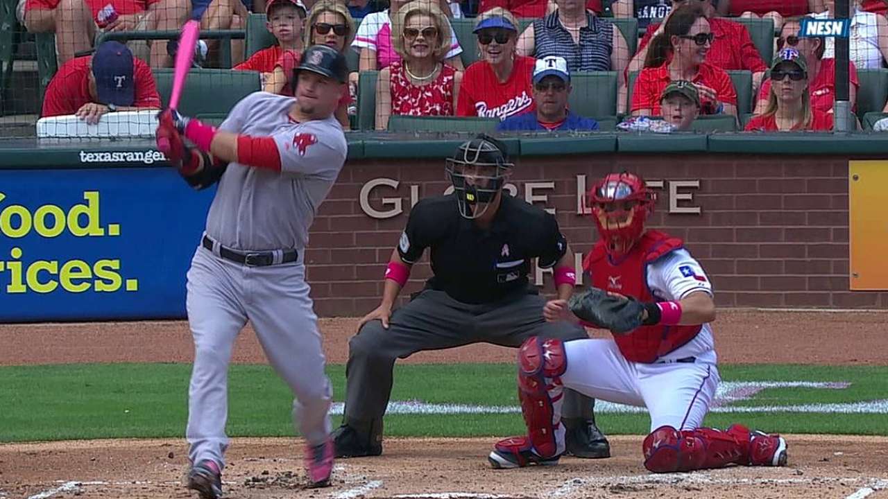 Lackey ayudó a Boston a ganar la serie en Arlington