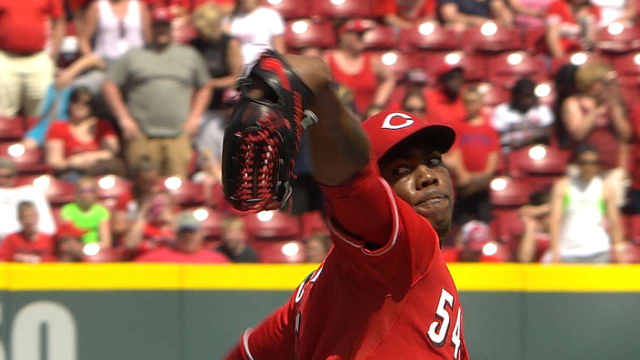 Chapman K's side, earns save in 2014 debut
