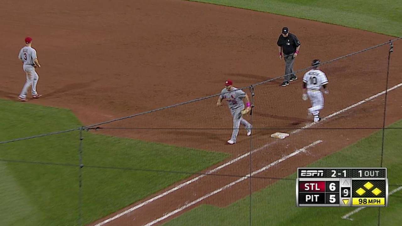 Prime-time drama: Cards hang on in Pittsburgh