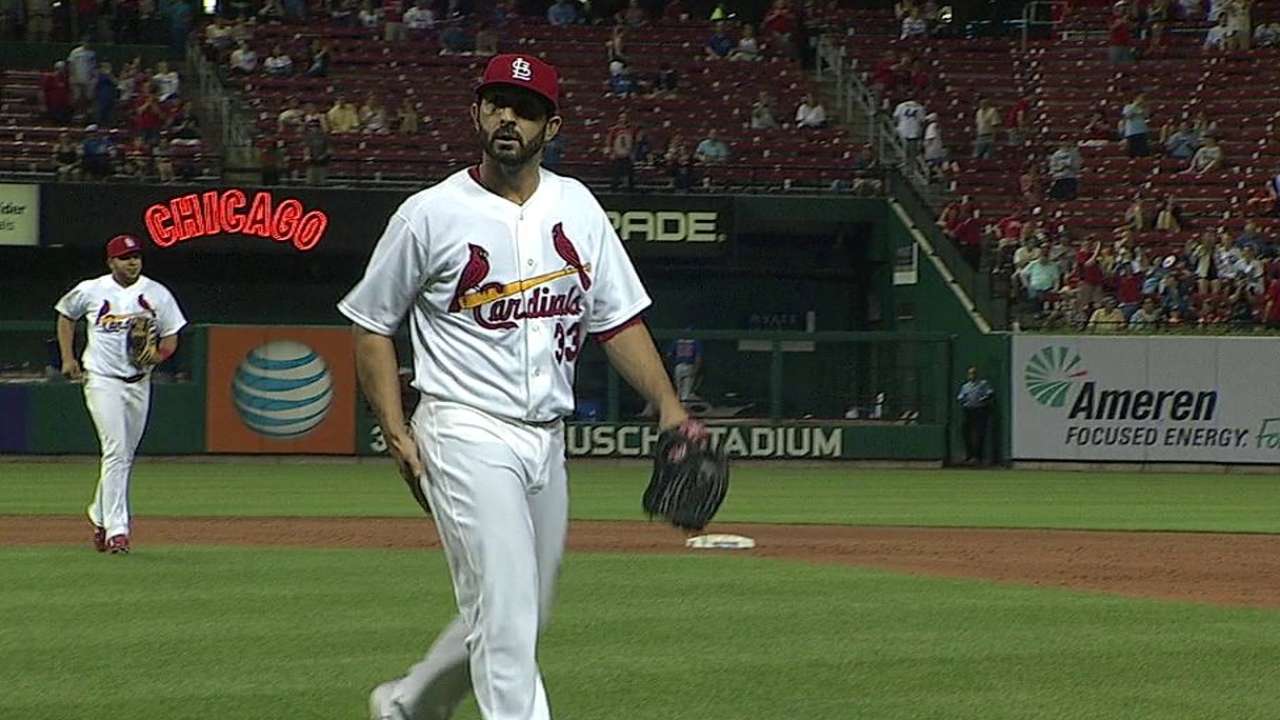 Cards use Descalso to record final out of ninth