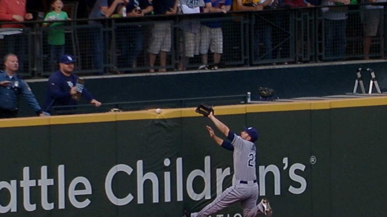 Cano, Hart narrowly miss out on homers via replay
