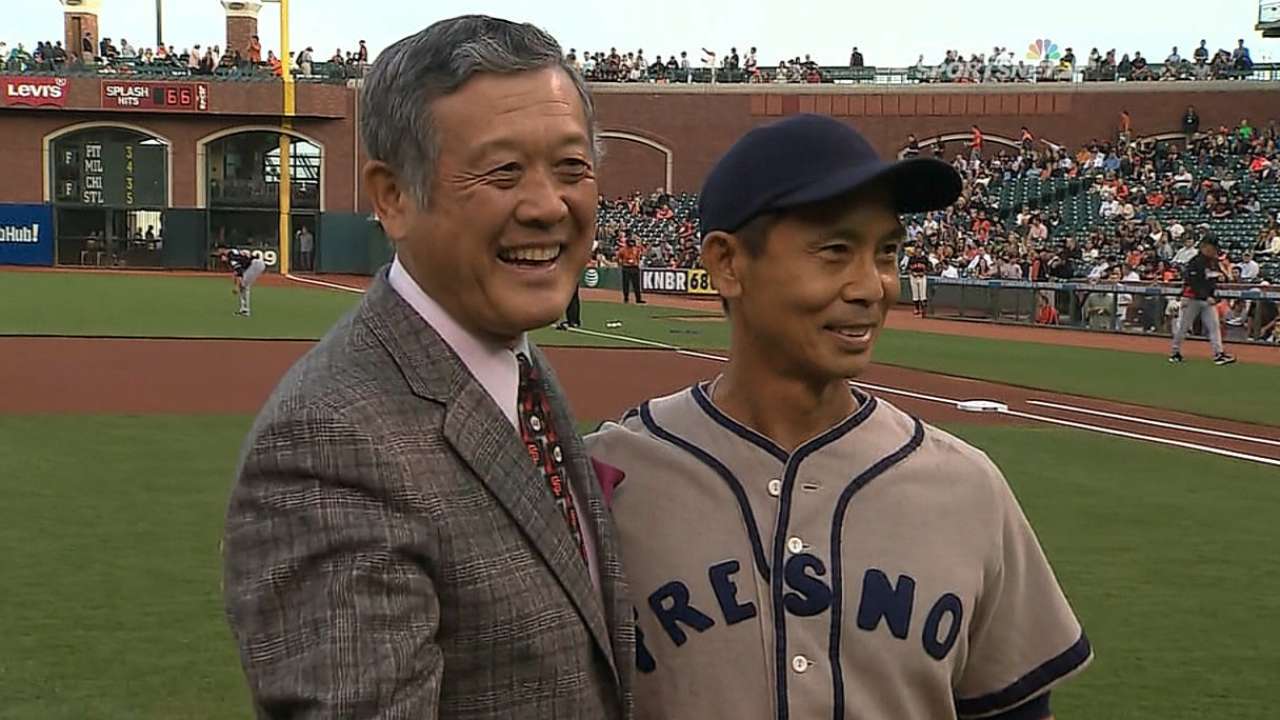 Giants honor Murakami before Marlins opener