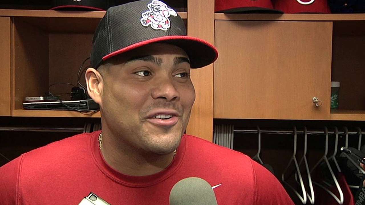 Pena gets start at first with Votto out
