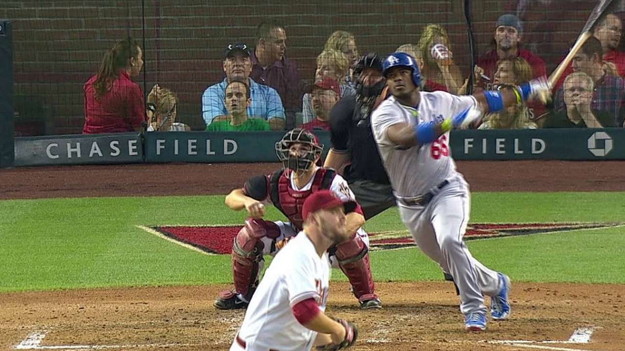 Puig ayuda a Greinke, L.A., a derrotar a D-backs