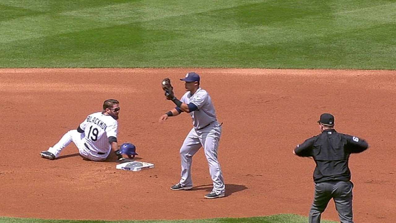 Padres win two of three reviews in series finale
