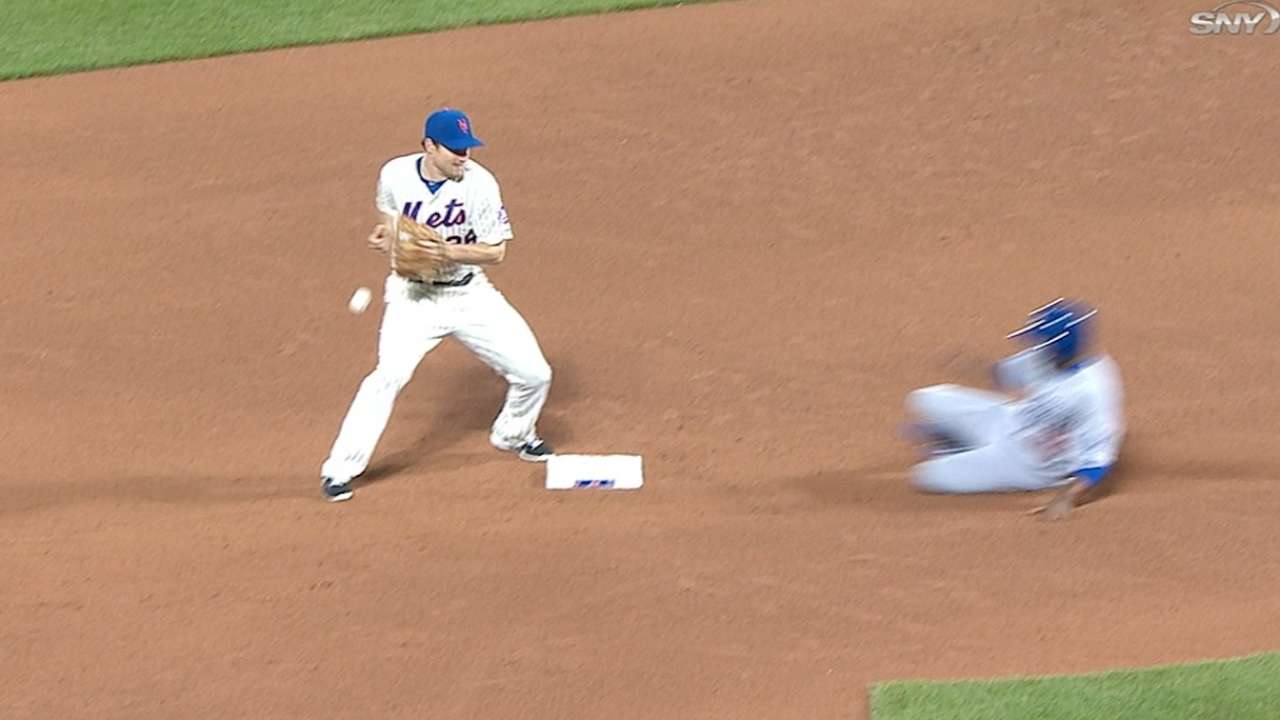 Mets lose challenge after Murphy drops ball