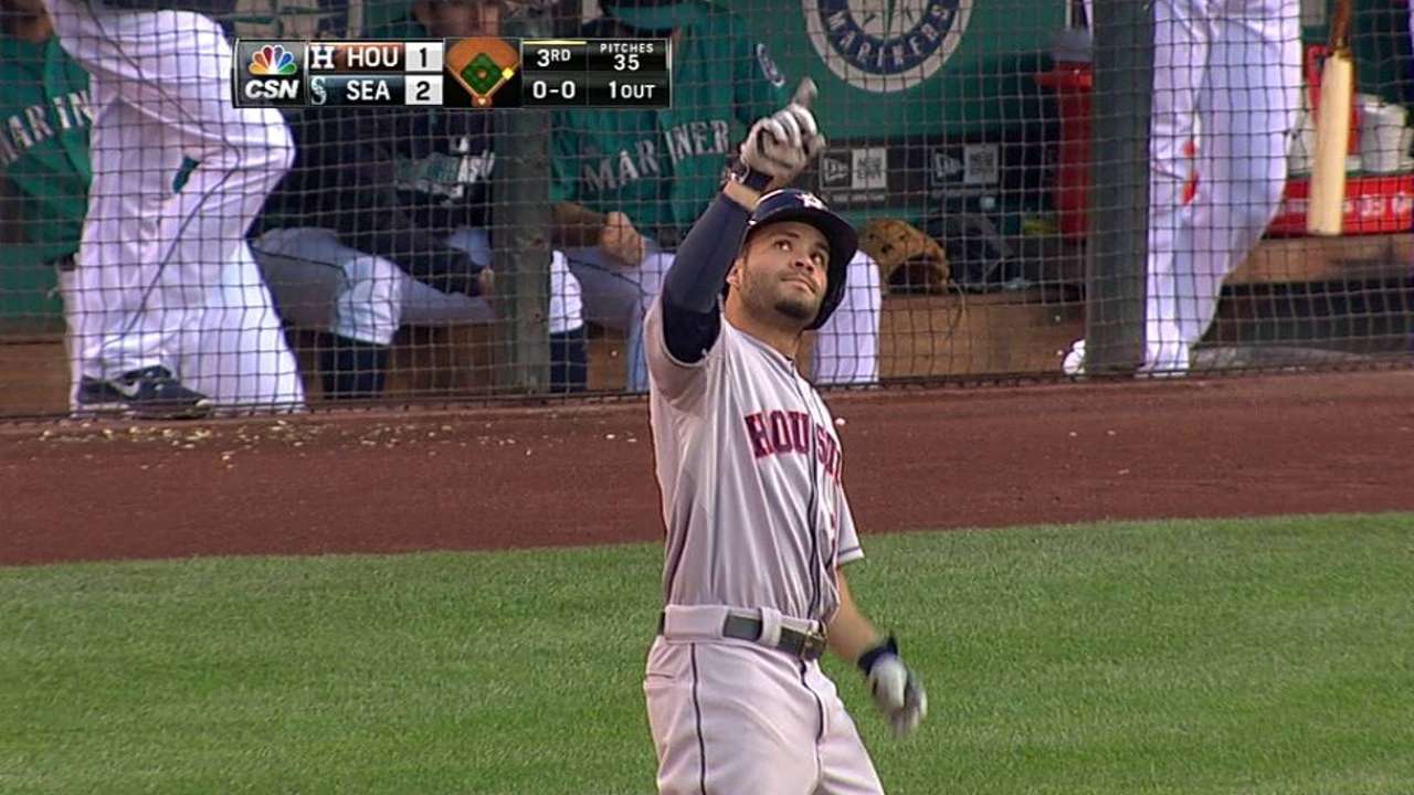 Altuve pega 3 hits pero Astros caen con Marineros