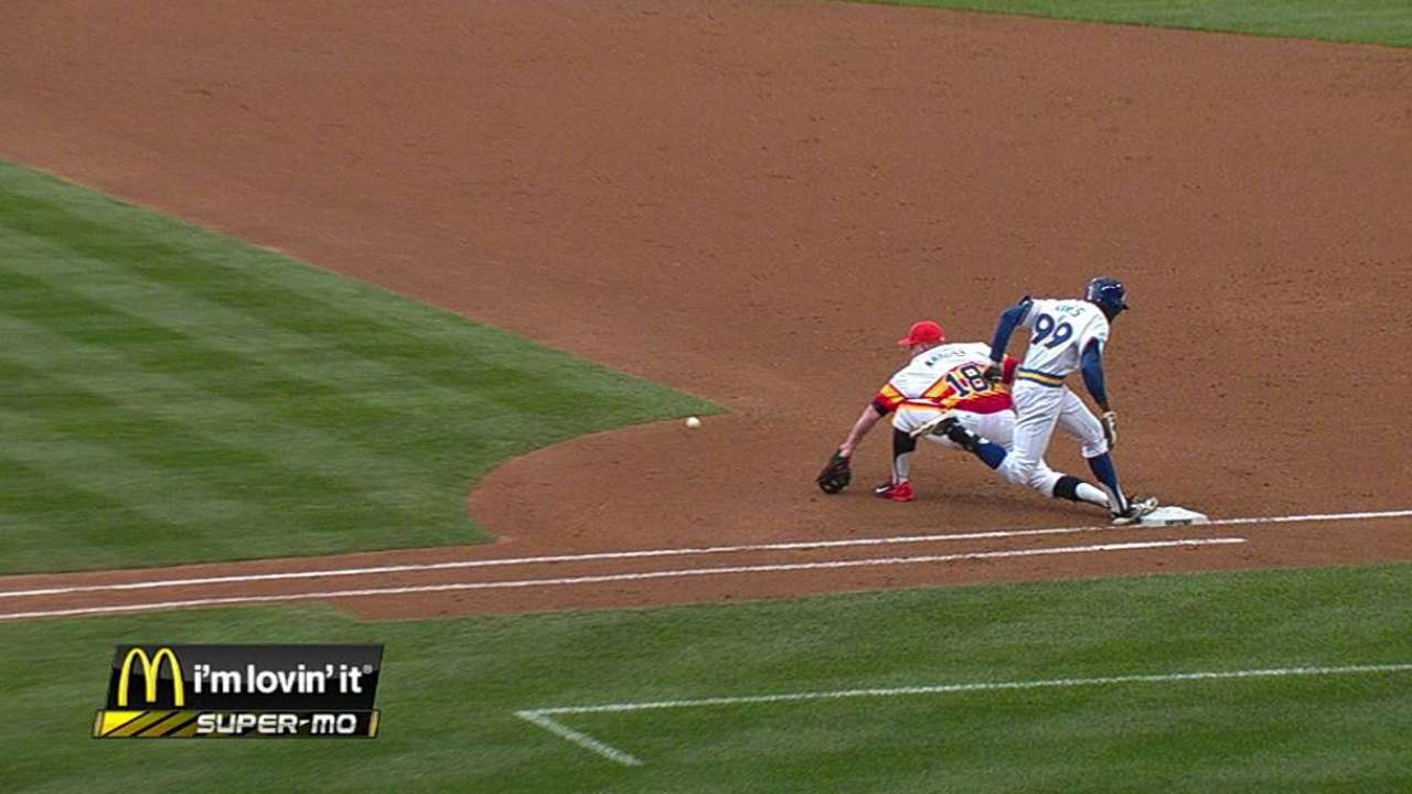 Jones' hit streak extended on overturned call