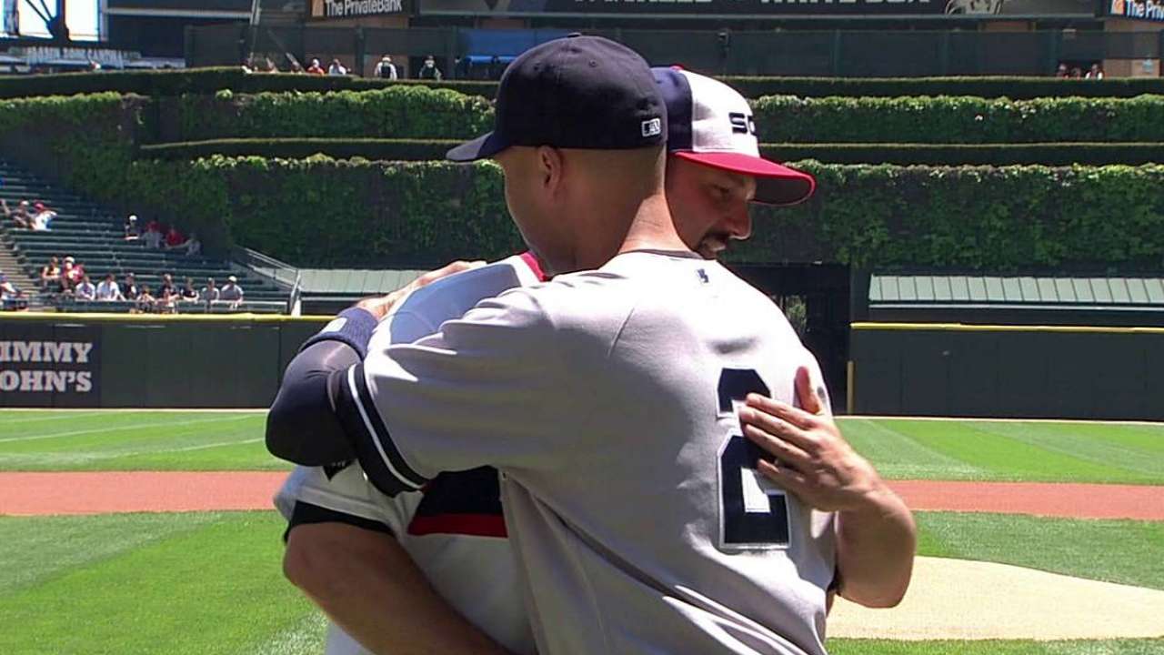 Konerko helps White Sox pay tribute to Jeter