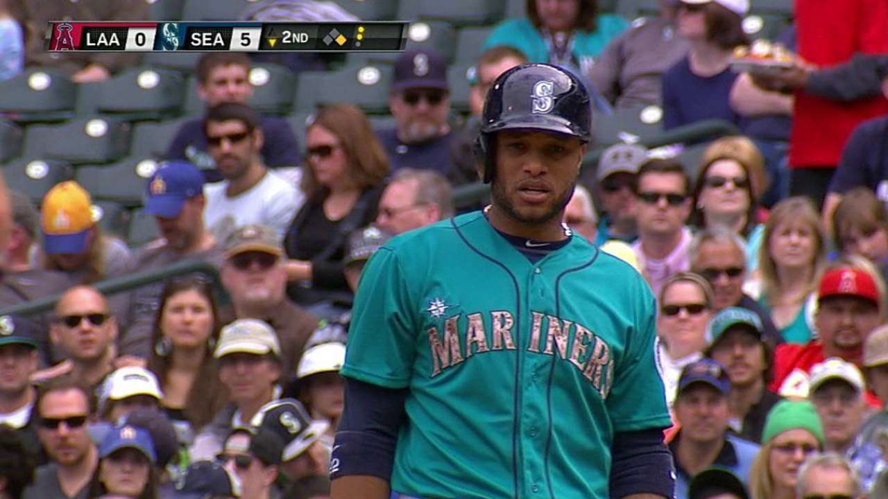 Canó, Young guían a Marineros sobre Angelinos