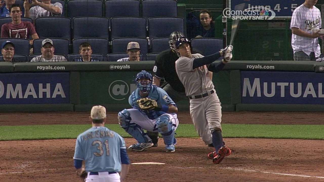 Astros doblegan a Reales en gran noche de Springer