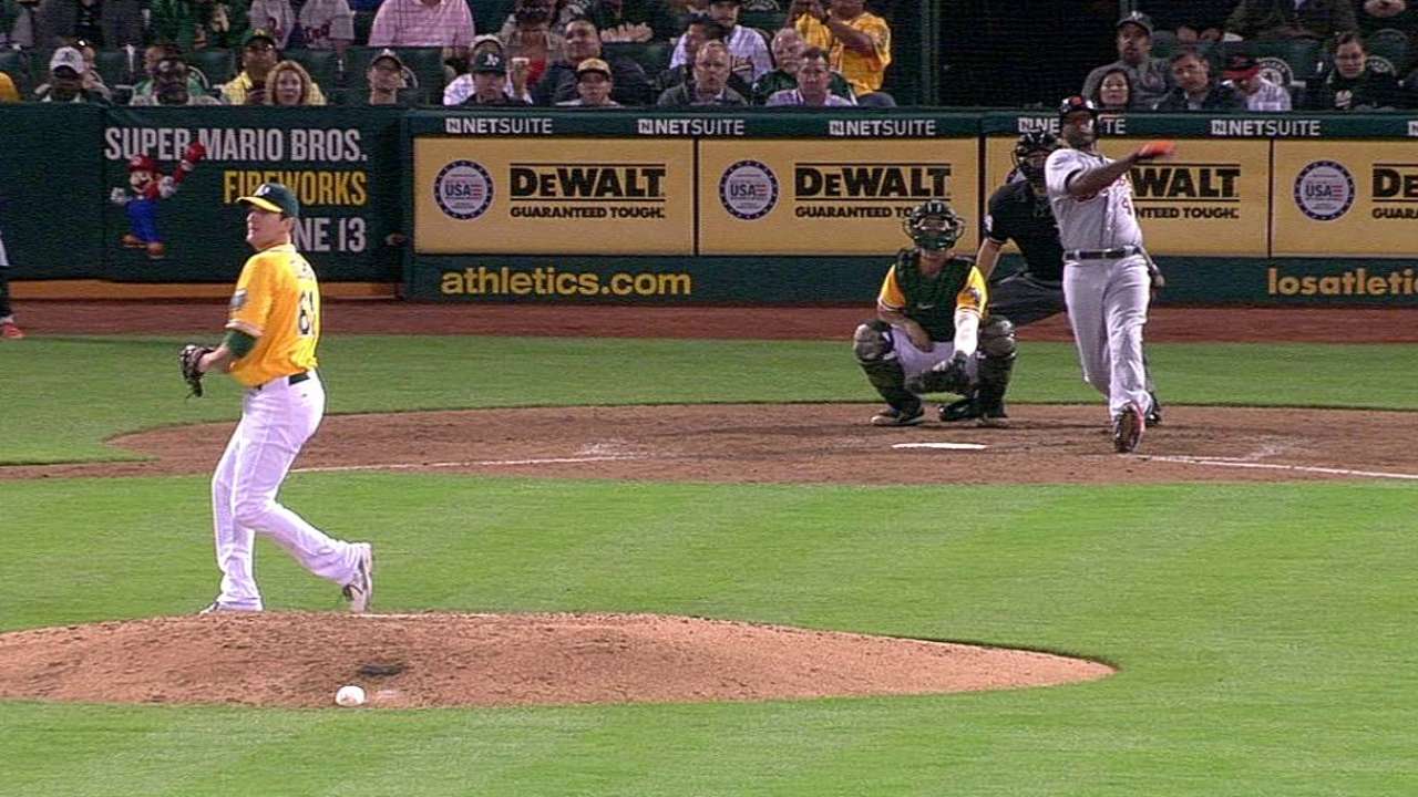 Hunter keeps coming through with clutch homers