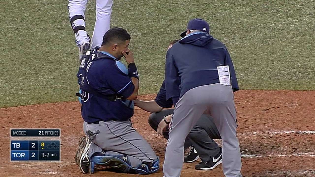 Molina feels fine, back behind plate