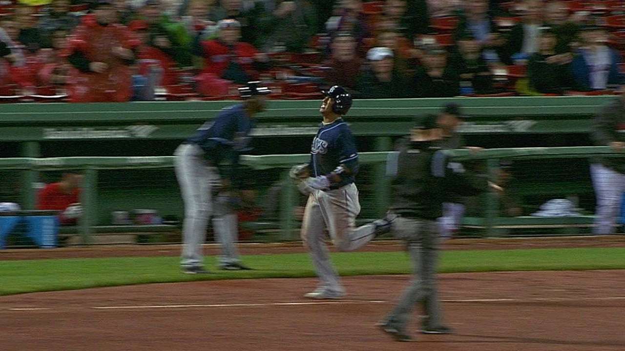 Escobar exits in 10th due to tight left quad