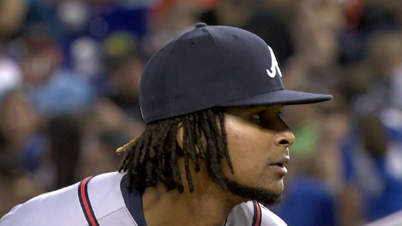 Bravos doblegaron a los Marlins; victoria de Ervin