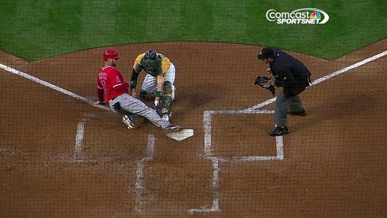 Umpires' review doesn't help Angels on play at plate