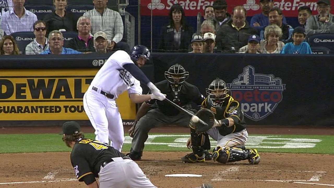 Hahn falla y Padres fueron superados por Piratas