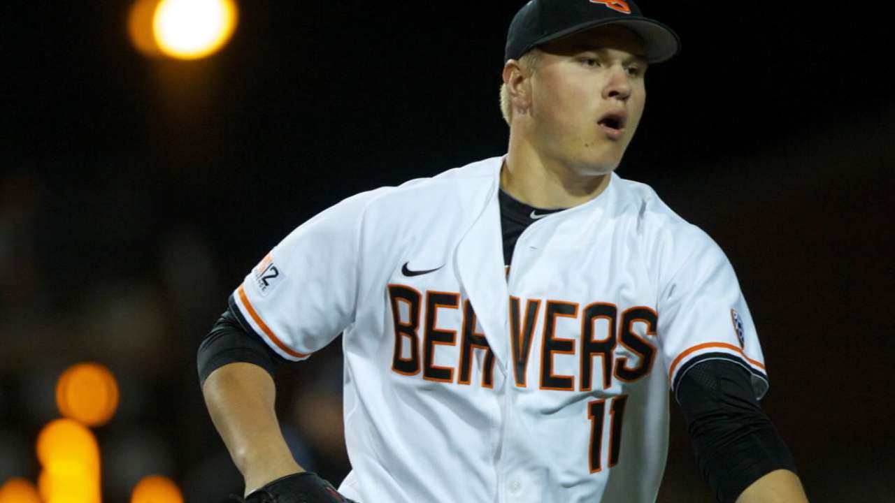 White Sox open Day 2 with college lefty Fry