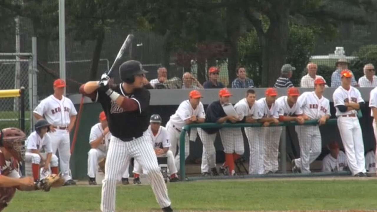 Giants take two-way player Davis in third round
