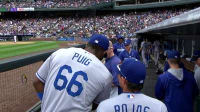 Puig leaves game vs. Rox with hip flexor strain