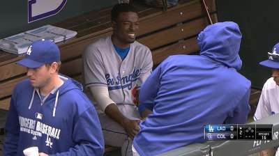 Dodgers' Gordon exits with left hip discomfort