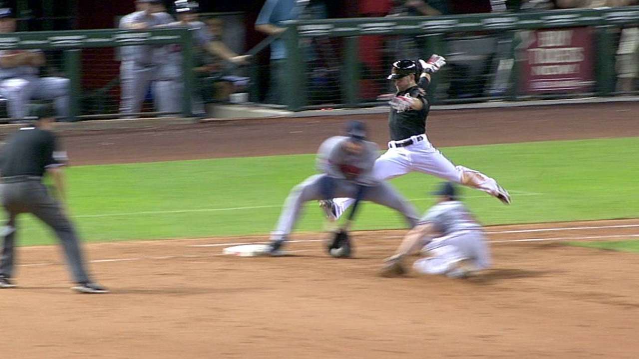 Fredi wins challenge on tight play at first in 11th