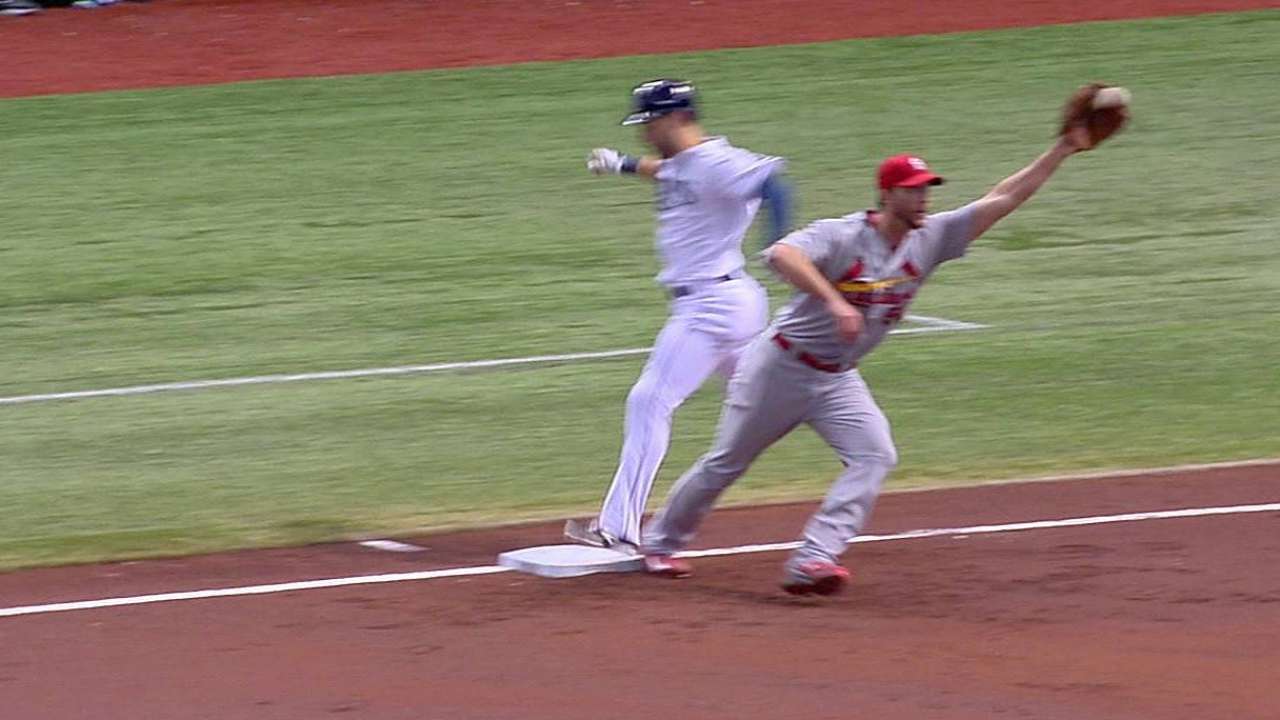 Rays, Cards make it a night of unsuccessful challenges