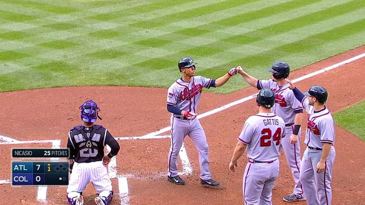 Grand slam de Simmons impulsa victoria de Bravos