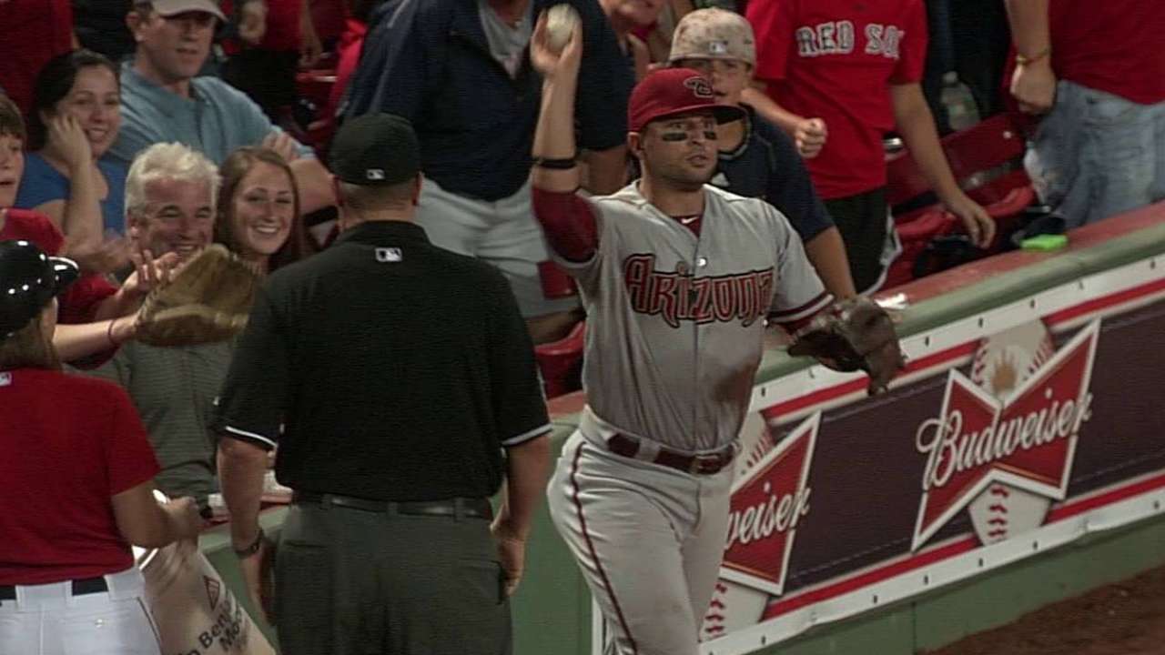 D-backs, Thatcher reach one-year deal