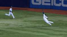 Rays end offensive drought, split series