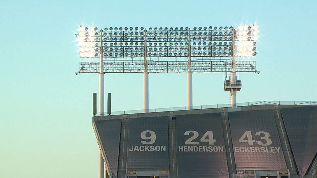 Outfield lights go down in Oakland, causing delay