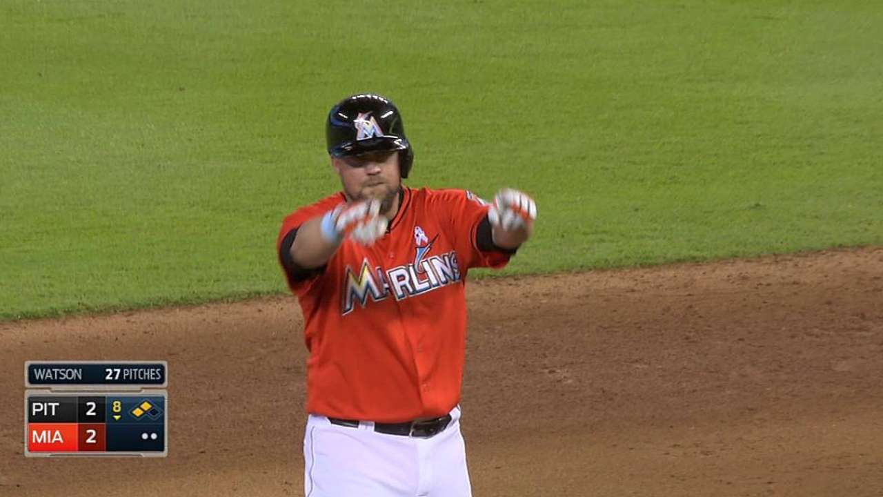 Marlins superan a Piratas con el bate de McGehee