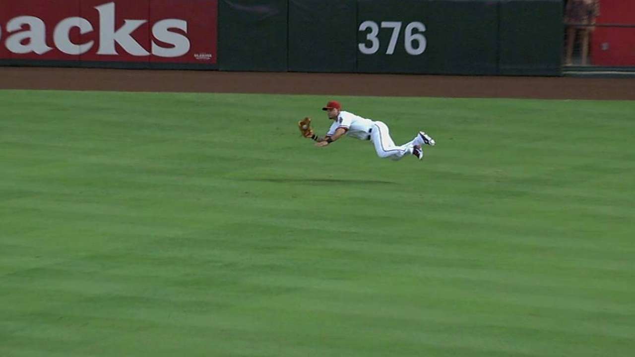 Milwaukee le cae al bullpen y doblega a los D-backs