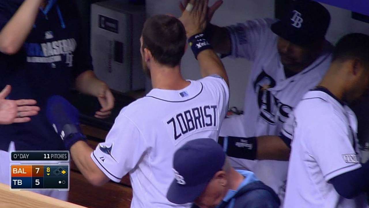 Bedard no pudo contener a Orioles en derrota de Rays