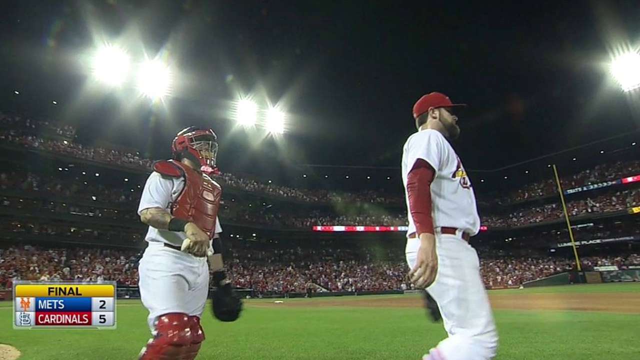 Neshek reinvents himself to get back to Majors