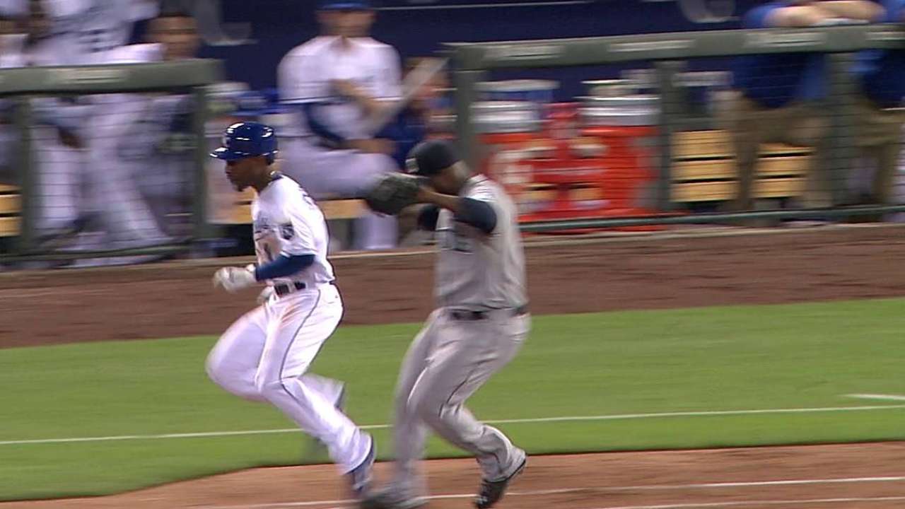 Mariners lose challenge on Dyson's infield hit