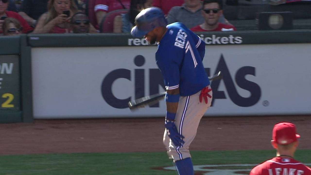Reyes day to day with left knee soreness