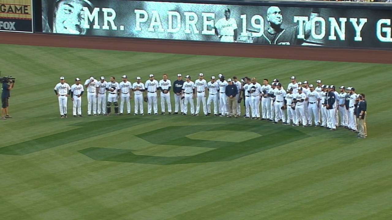Padres honor Gwynn at Petco