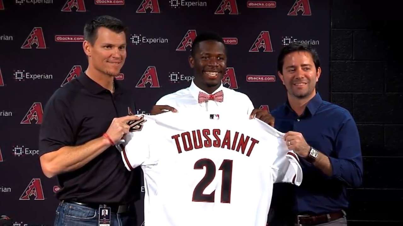 D-backs' top pick Toussaint makes pro debut