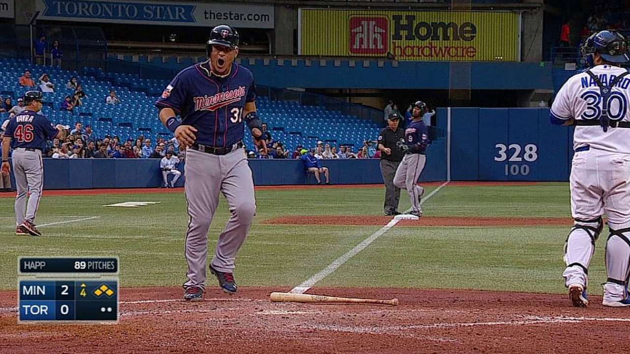 Pitcheo de Mellizos frenó potente ofensiva de Toronto