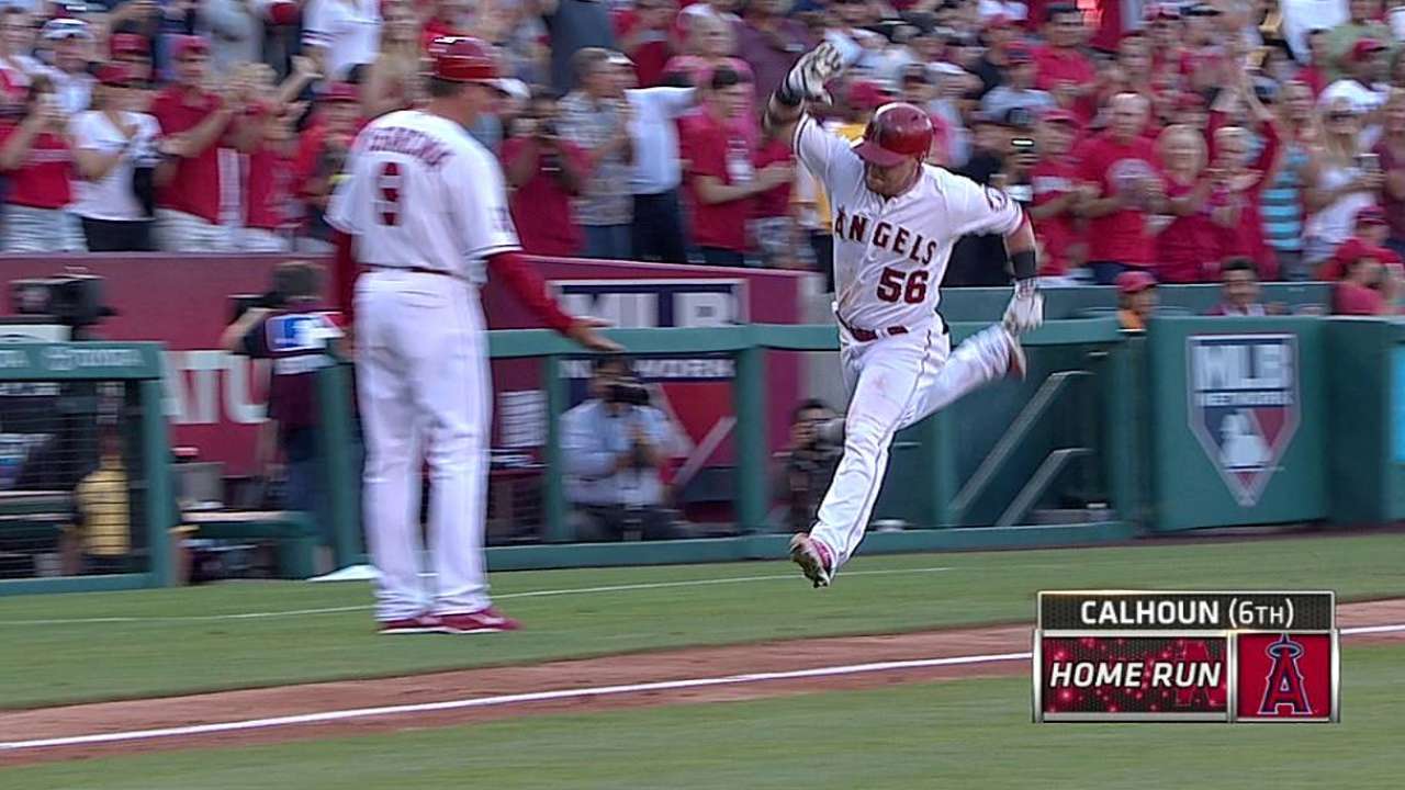 Shoemaker, poder ayudan a Angels a sellar barrida