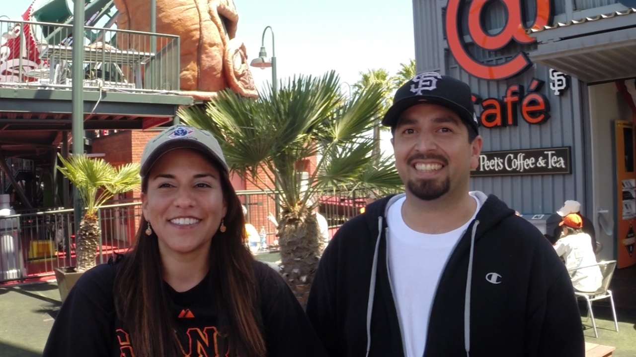 Giants fans star in latest round of 'Bucks on the Pond'
